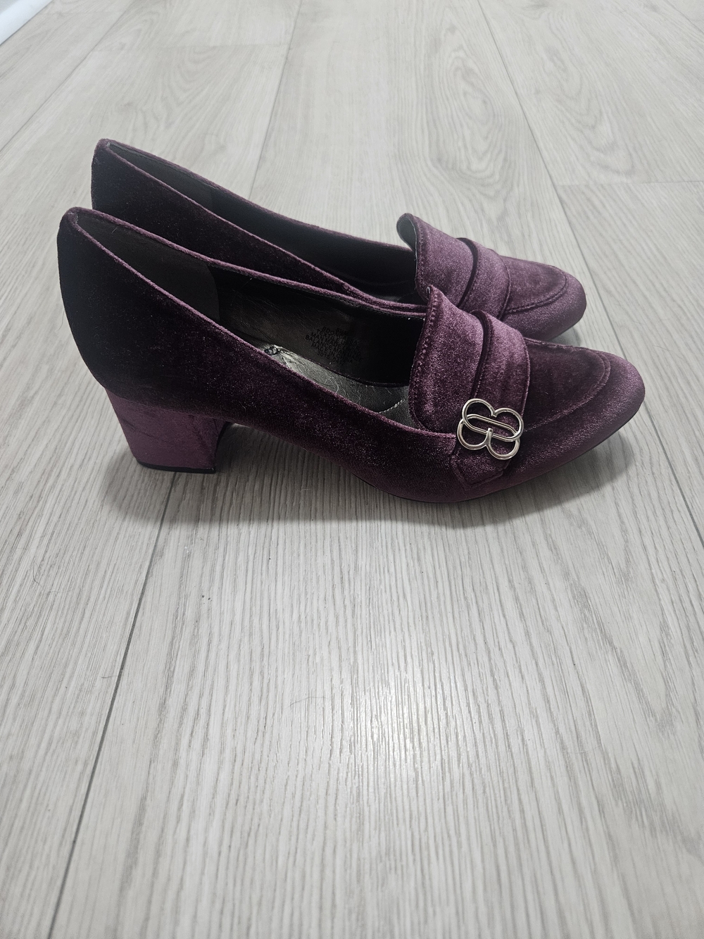 Bandolino Velvet Block Heel Loafers in Deep Plum Size 8.5